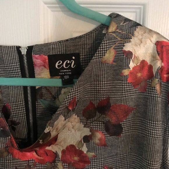 Stunning Sheath Dress w/Flowers.  ACI 18W - Picture 2 of 2